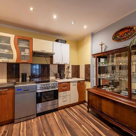 Apartament Artystyczny W Rynku. Lądek-Zdrój Kültér fotó