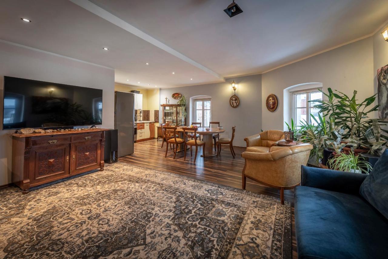 Apartament Artystyczny W Rynku. Lądek-Zdrój Kültér fotó